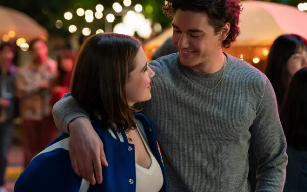 Off Campus: adaptação une romance, hóquei e música na medida certa