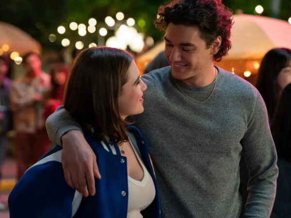 Off Campus: adaptação une romance, hóquei e música na medida certa